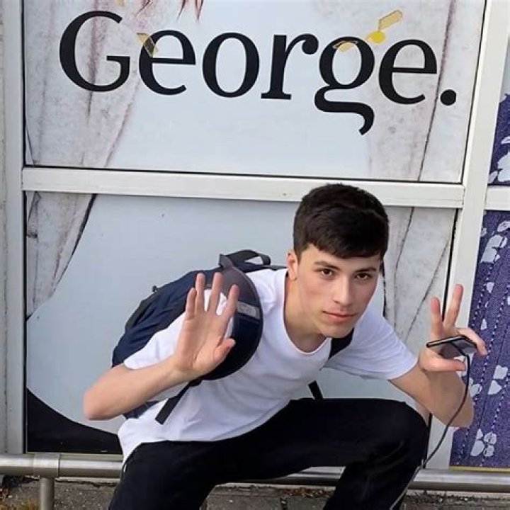 GeorgeNotFound Wiki, Bio, Age, Height, Weight, Girlfriend, Family, Net Worth: 10 Facts on him