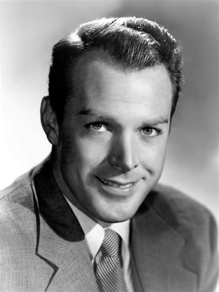 Glenn Langan Net Worth