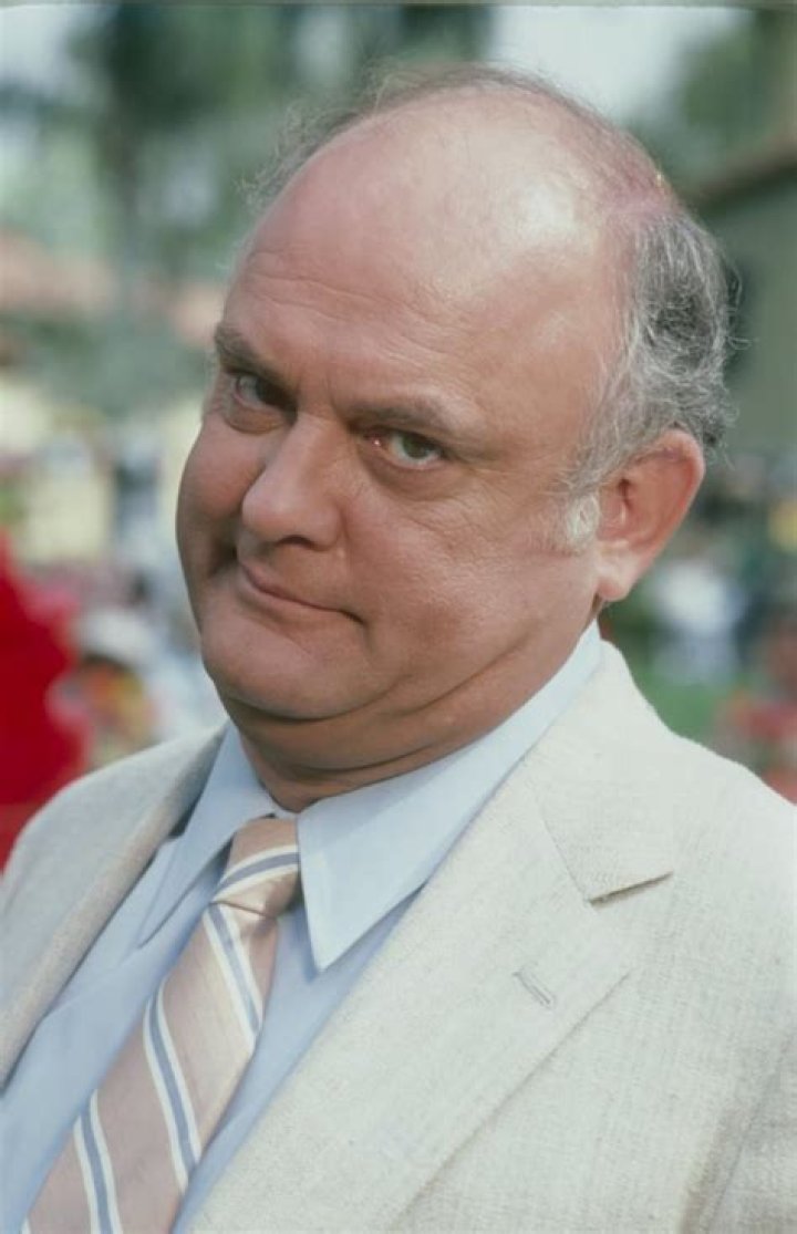 Gordon Jump Net Worth