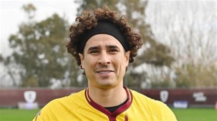 Guillermo Ochoa Net Worth