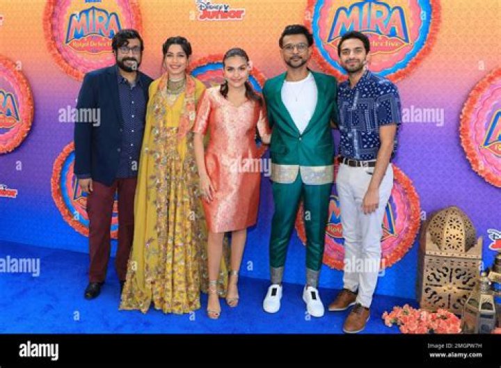 Hari Kondabolu and Her Wife Jocelyn Gave Birth To A Child During The Pandemic