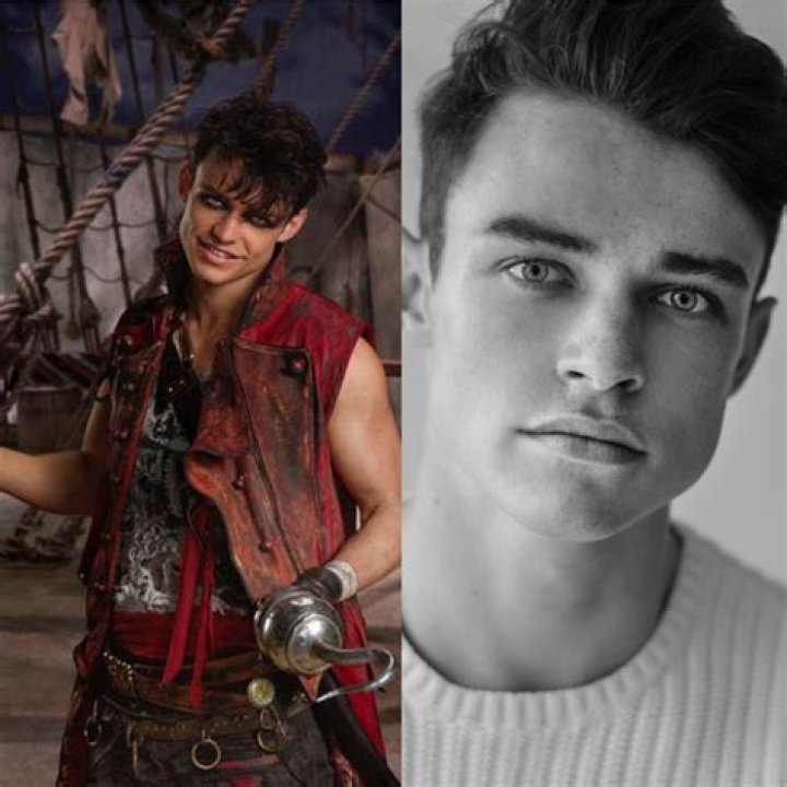 Harry Hook Net Worth