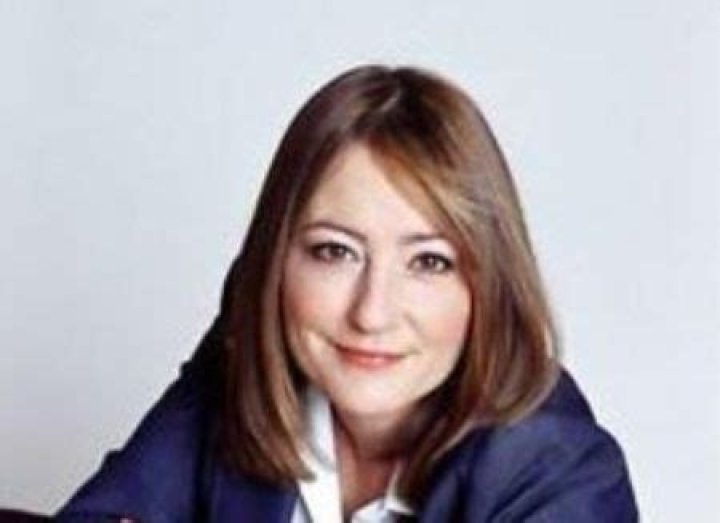 Holly Aird Net Worth