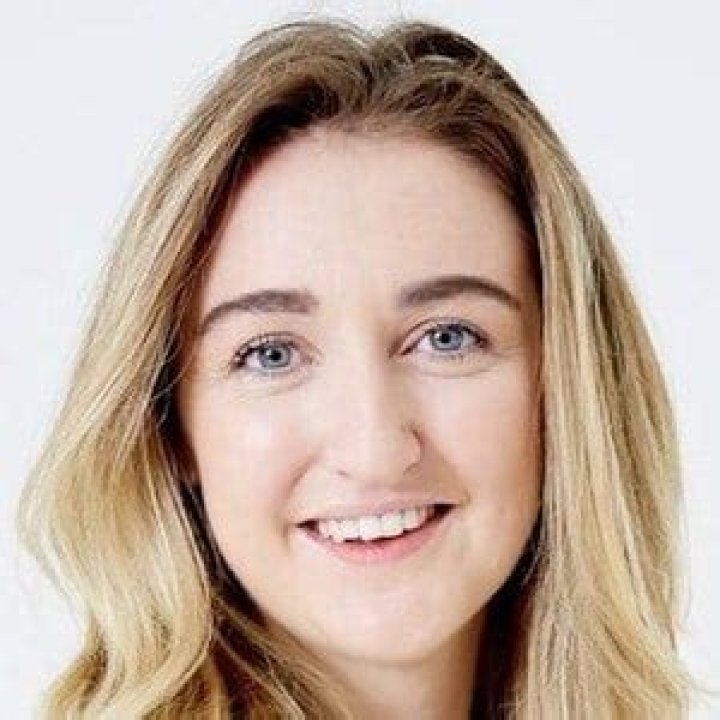 Holly Burt – Net Worth, Age, Wikipedia, Biography, Height, Family