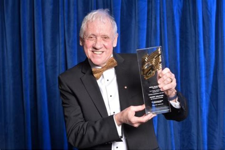 
How Old Is Duncan Wood Calendar Presenter? Leaving The Show After 19 Years 