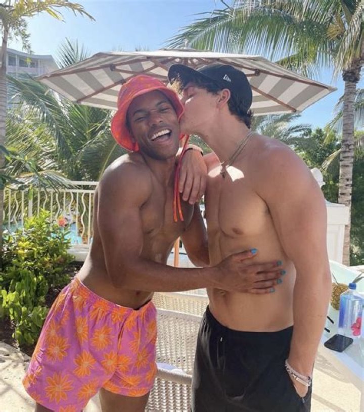 
Is Noah Beck Gay? Age, Height, Net Worth 