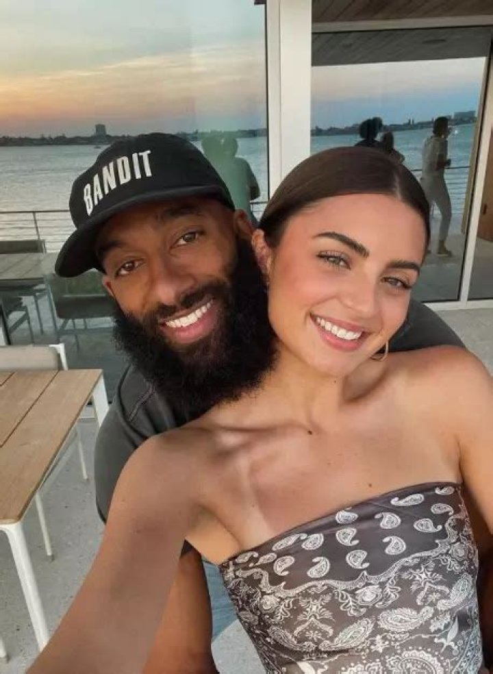 Is Rachael Kirkconnell Married? He Bio, Age, Height, Net worth and Matt James