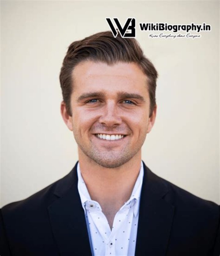 Jackson Hinkle Height, Weight, Net Worth, Age, Birthday, Wikipedia, Who, Nationality, Biography