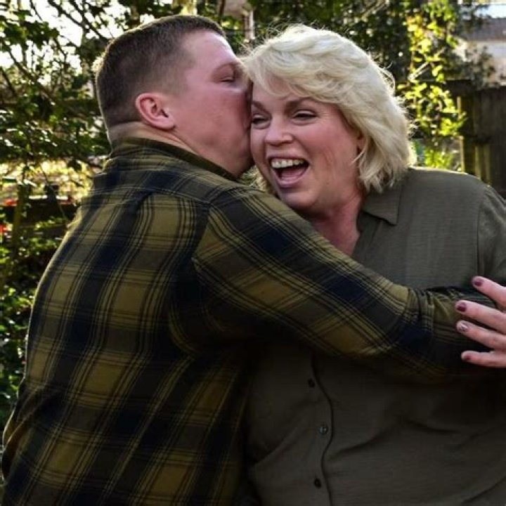 
James Brown’s Sister Grace Founds Love – Shares Video Kissing Her Man 