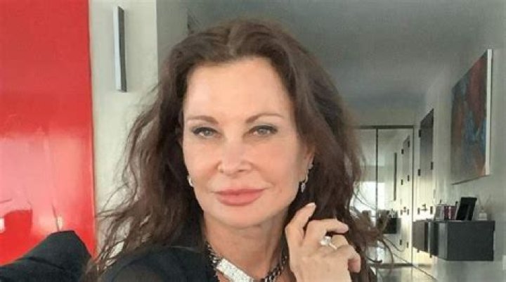 Jane Badler Height, Weight, Measurements, Bra Size, Shoe Size
