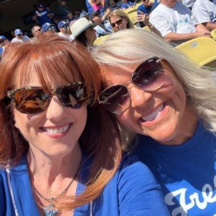 Jennifer Jones Lee Bio, Wiki, Age, Height, Salary, Weight Loss Surgery, and Net Worth