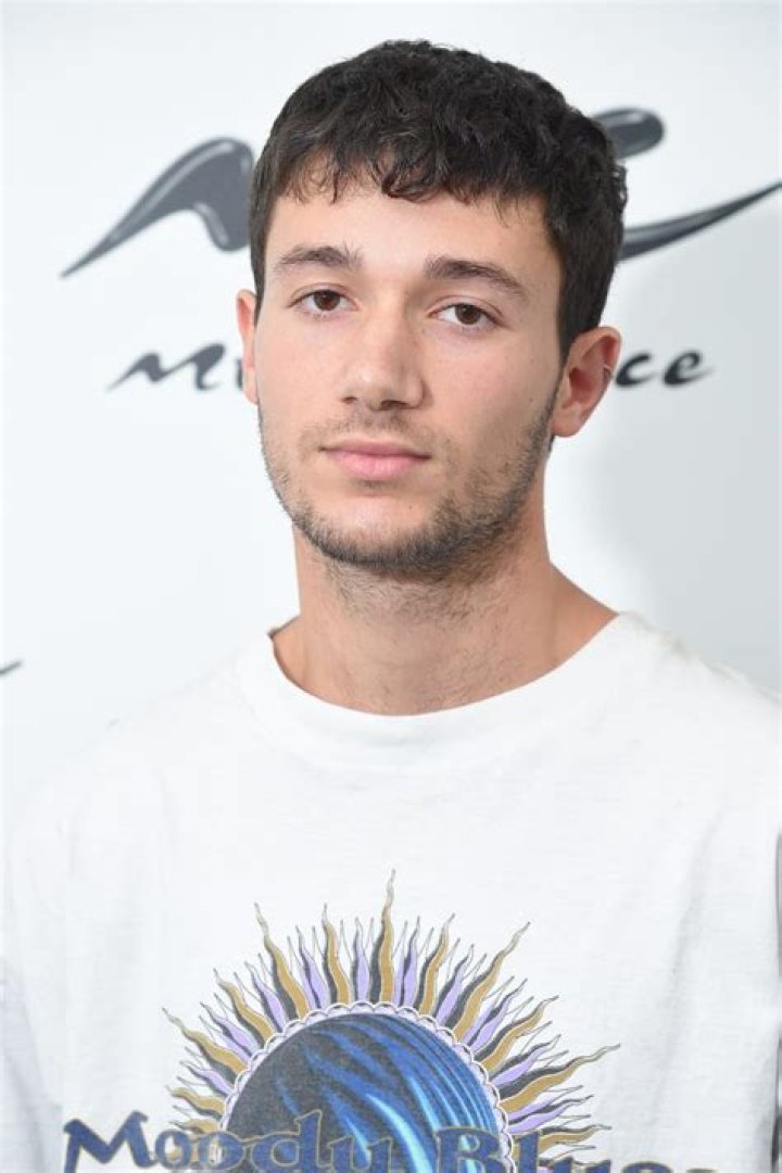 Jeremy Zucker Height, Weight, Net Worth, Age, Birthday, Wikipedia, Who, Nationality, Biography