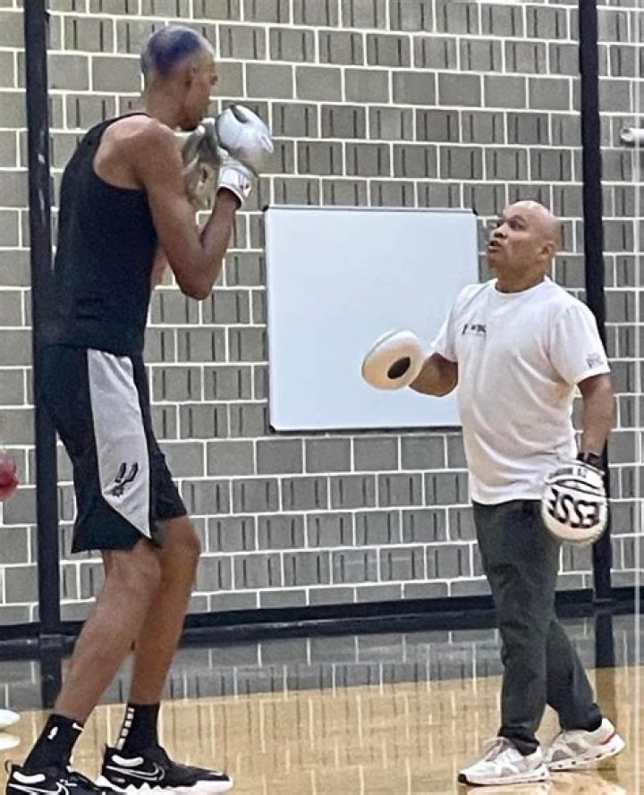 Jesse James Leija Biography,Age,Jr,Wife,Son,Arturo Gatti,Gym,Net Worth