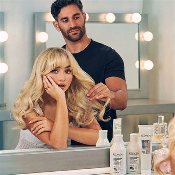 
Jessica Alba Does Her Hairstylist’s Hair While Drinking a Margarita: ‘Hope You Like This Glam’ 