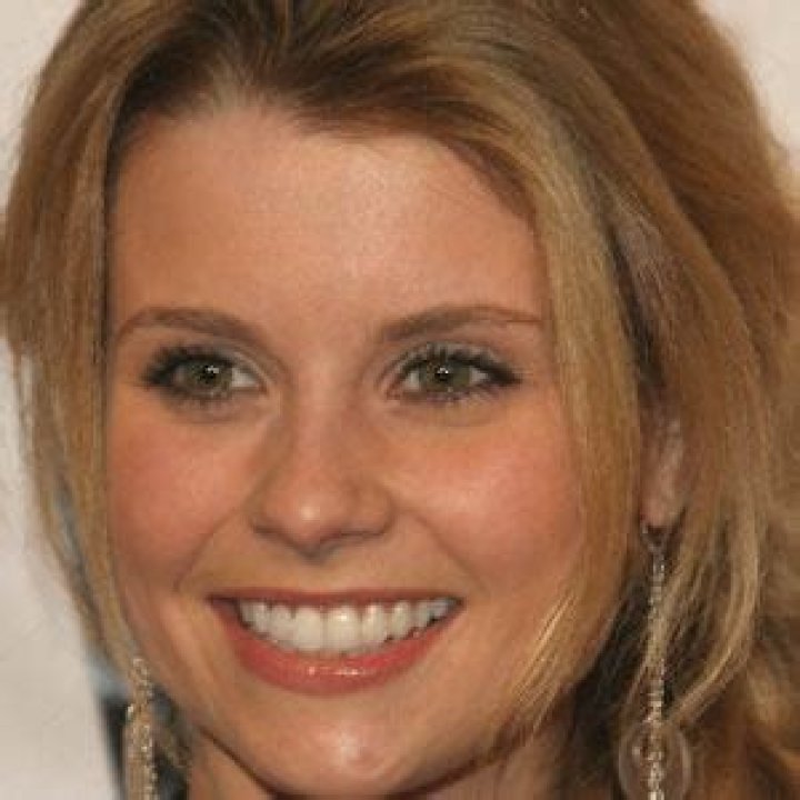 JoAnna Garcia Bio, Age, Height, Career, Net Worth, Affair, Married, Wiki, Ethnicity, Religion, Body Meaurements
