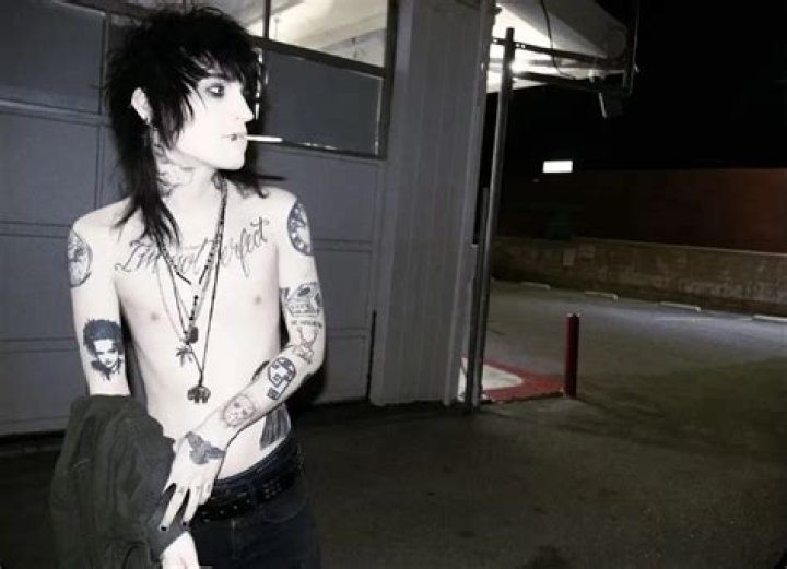 
Johnnie Guilbert Height, Weight, Net Worth, Age, Birthday, Wikipedia, Who, Nationality, Biography 