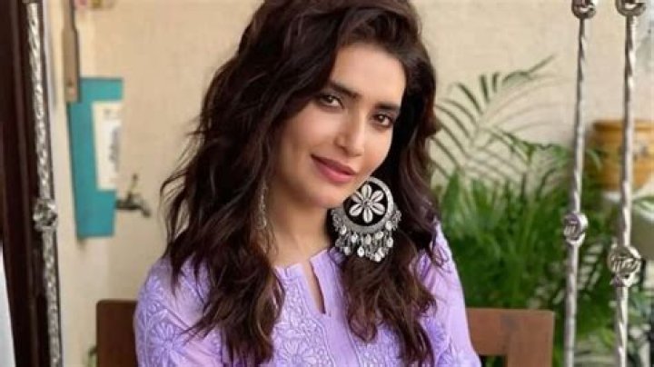 Karishma Tanna Height, Weight, Net Worth, Age, Birthday, Wikipedia, Who, Instagram, Biography