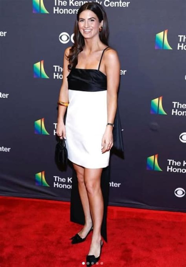 
Karisma Collins Height, Weight, Net Worth, Age, Birthday, Wikipedia, Who, Nationality, Biography 