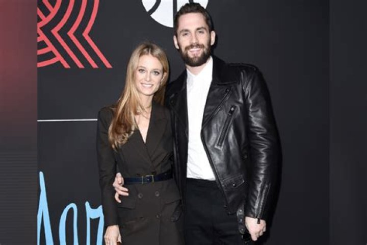 Kate Bock (Kevin Love Girlfriend) Wiki, Biography, Age, Height, Weight, Boyfriend, Net Worth, Facts