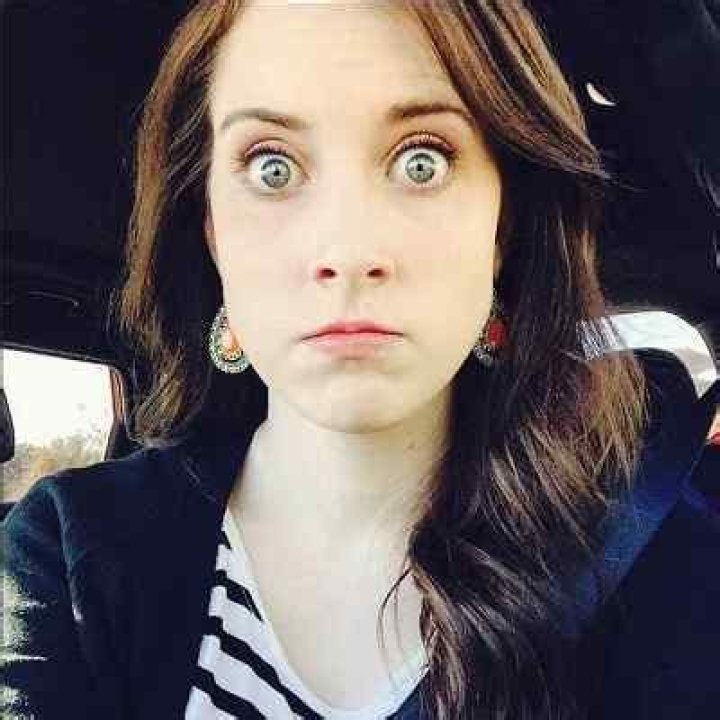 Why dd Laina Morris Quit YouTube?