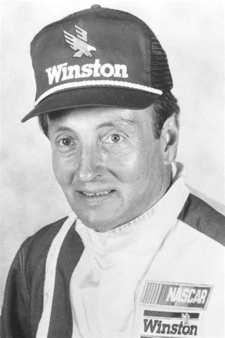 Larry Phillips (racing driver)