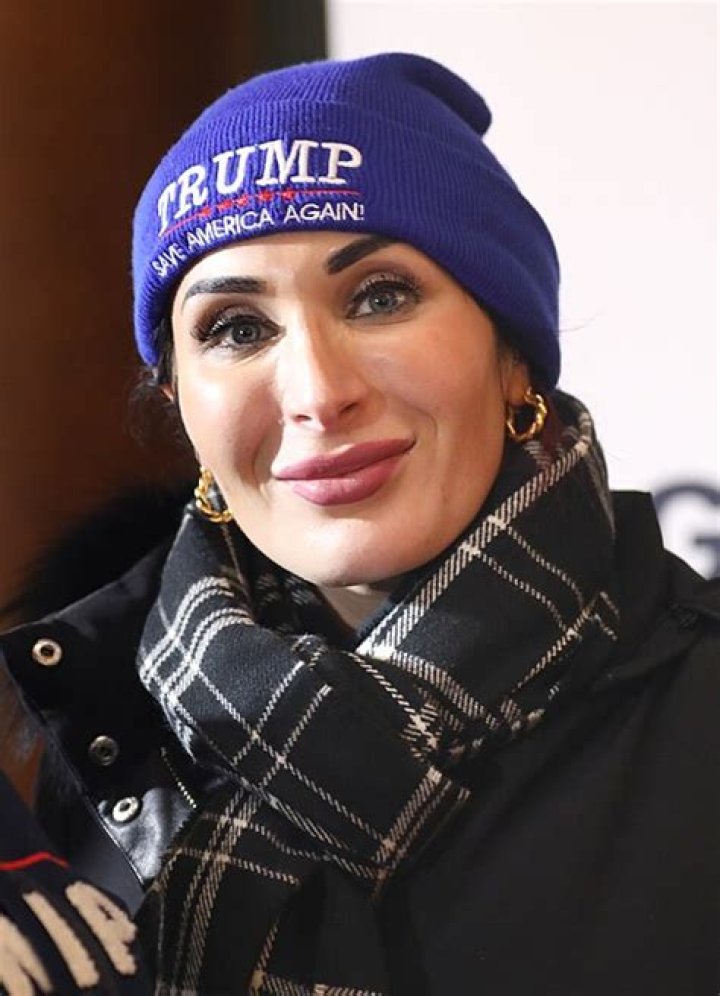 Laura Loomer Bio, Age, Net Worth, American Activist, Height, Married
