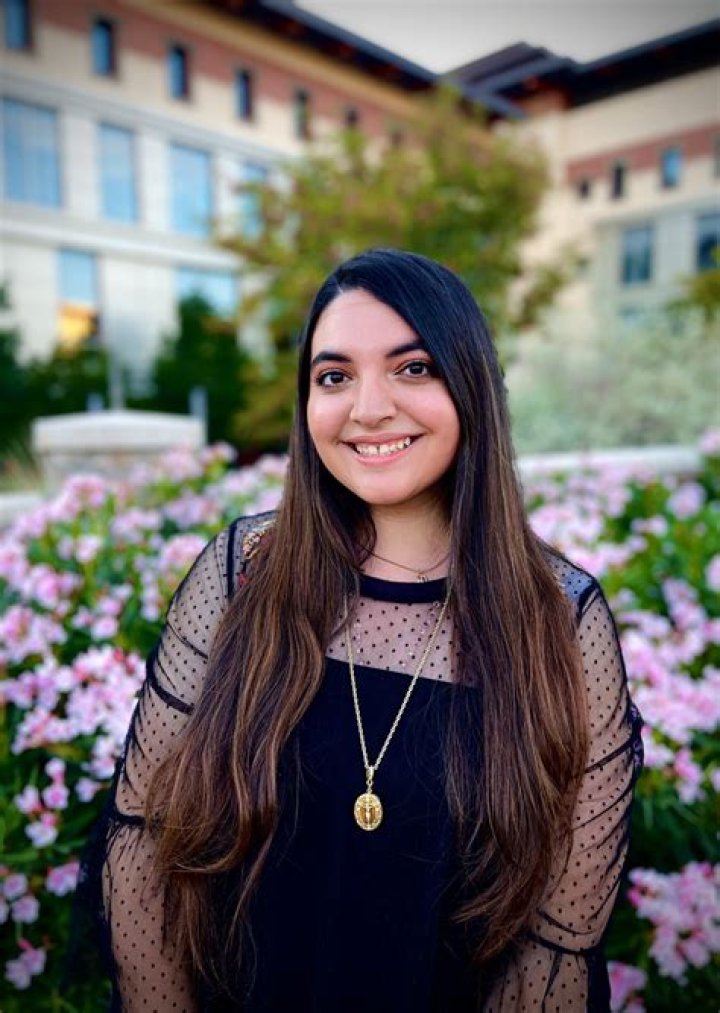 Lauren Martinez (Anchor) Biography, Age, Education, Relationship, Career, Salary, Articles