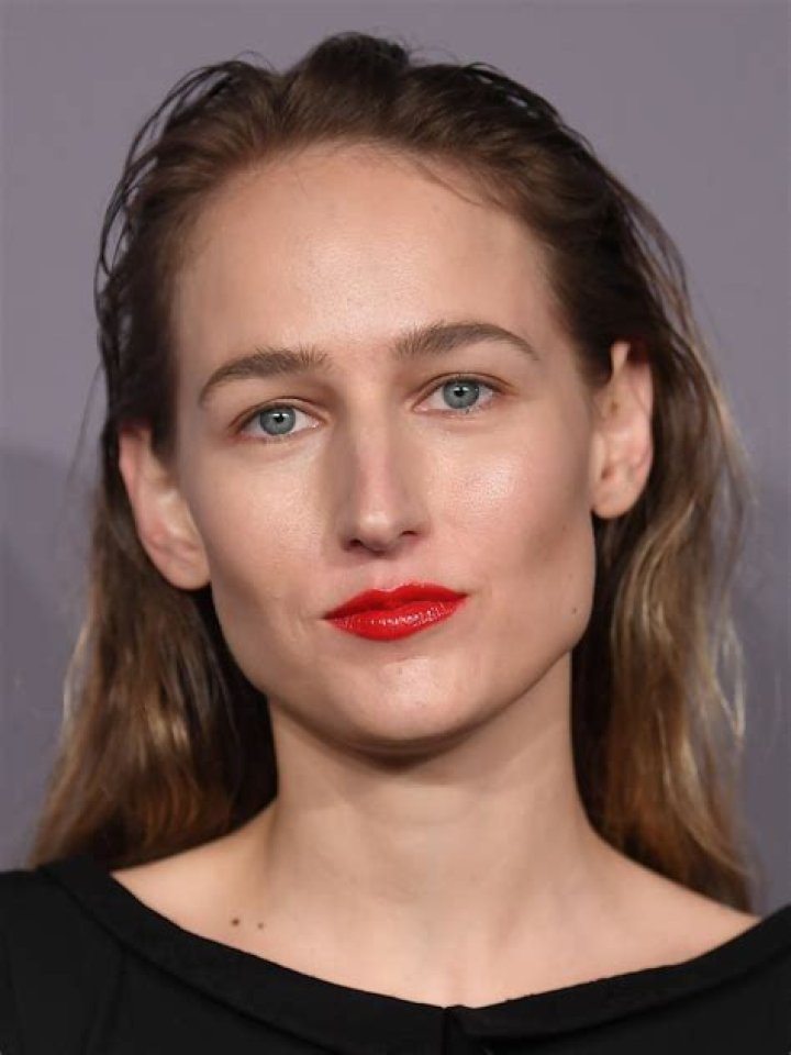 Leelee Sobieski Height, Weight, Measurements, Bra Size, Shoe Size
