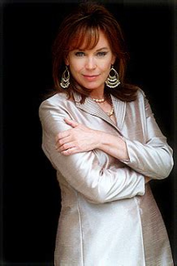 Lesley-Anne Down Net Worth