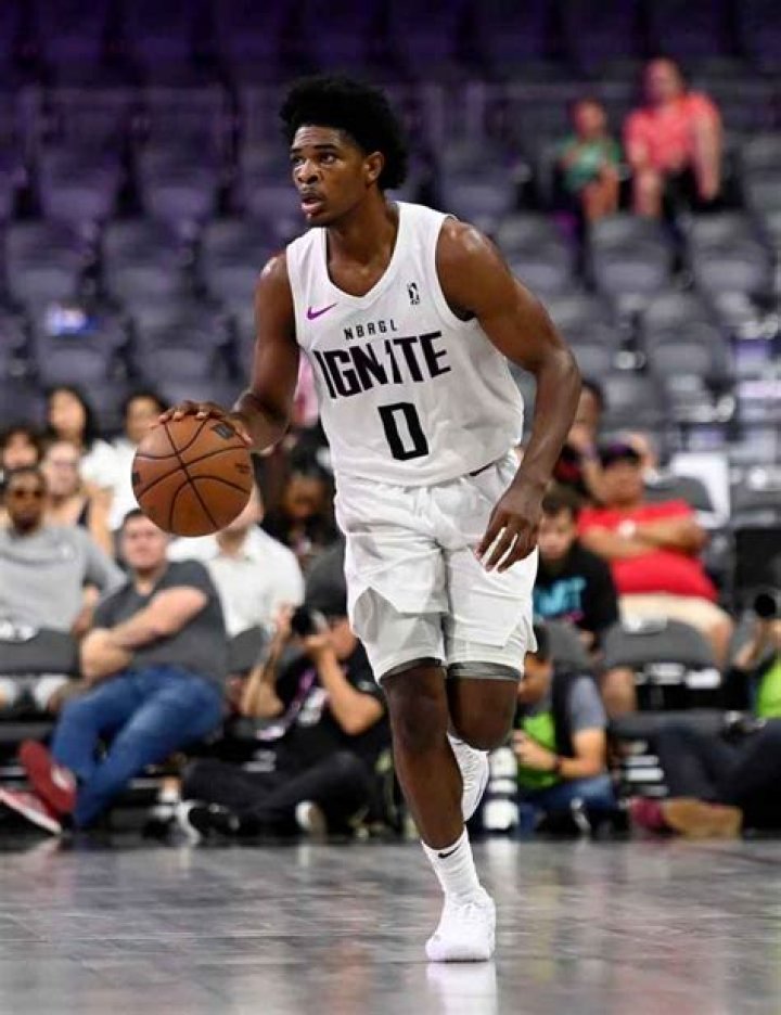 Leslie Henderson Net Worth