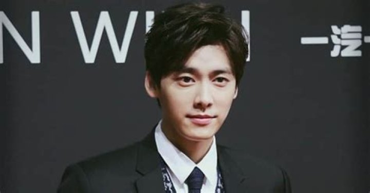 
Li Yifeng Height, Weight, Net Worth, Age, Birthday, Wikipedia, Who, Nationality, Biography 