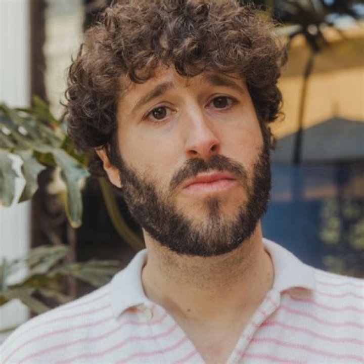 Lil Dicky Height, Weight, Body Measurements, Shoe Size
