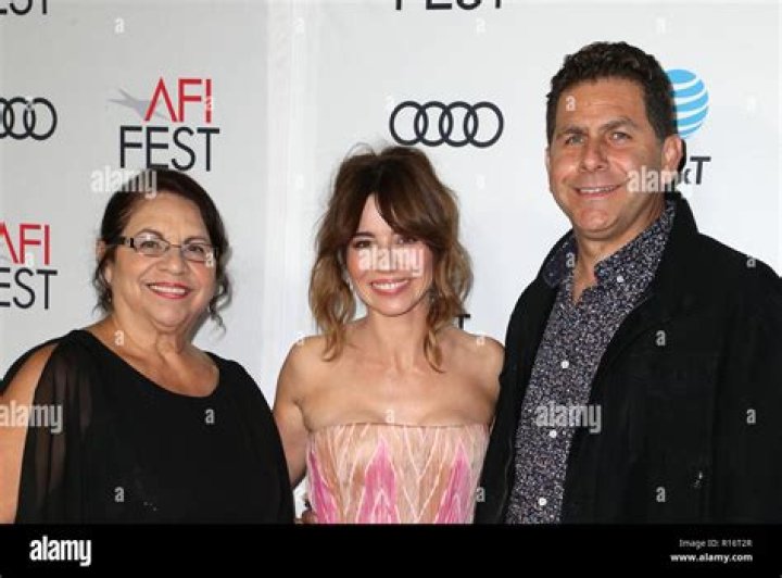 Linda Cardellini Parents: Meet Wayne David Cardellini, Lorraine Hernan