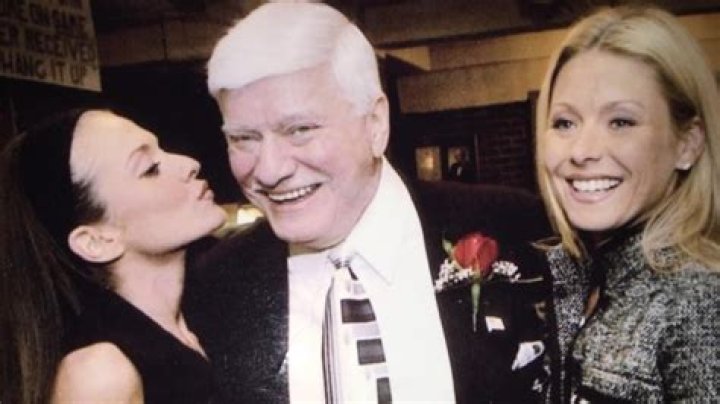 Linda Ripa Bio, Wiki, Net Worth, Kelly Ripa’s Sister, Husband