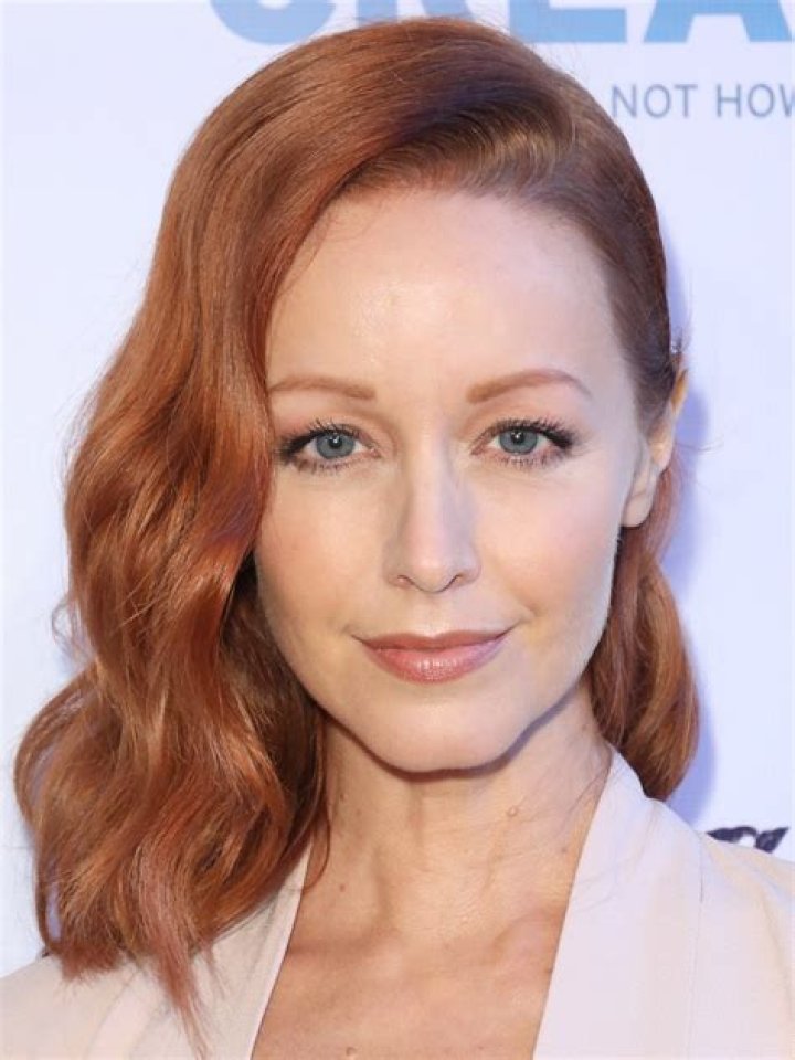 Lindy Booth Height, Weight, Measurements, Bra Size, Shoe Size