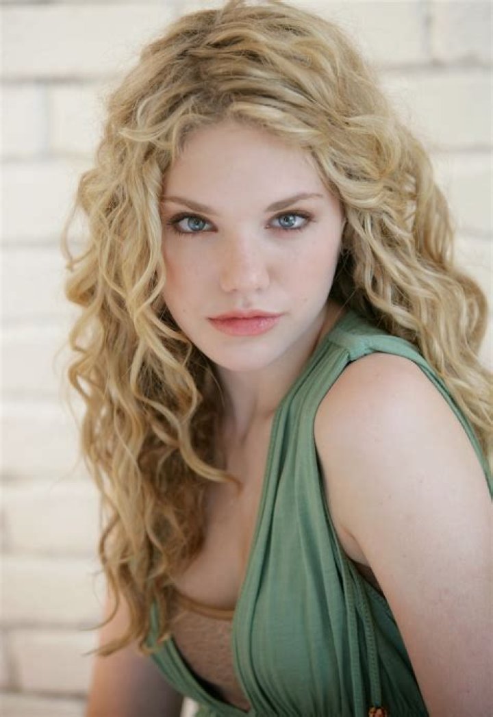 MacKenzie Mauzy Height, Weight, Measurements, Bra Size, Shoe Size