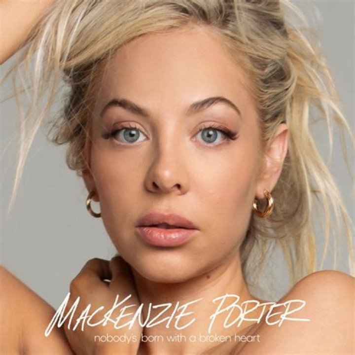 MacKenzie Porter Height, Weight, Measurements, Bra Size, Shoe Size