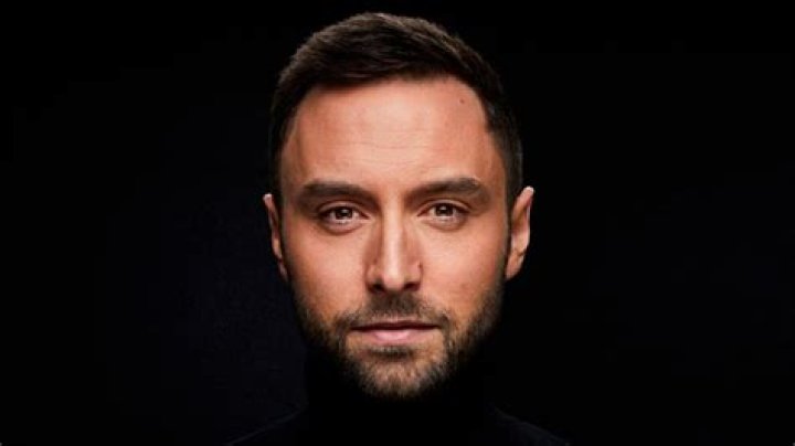 Måns Zelmerlöw Height, Weight, Body Measurements, Shoe Size