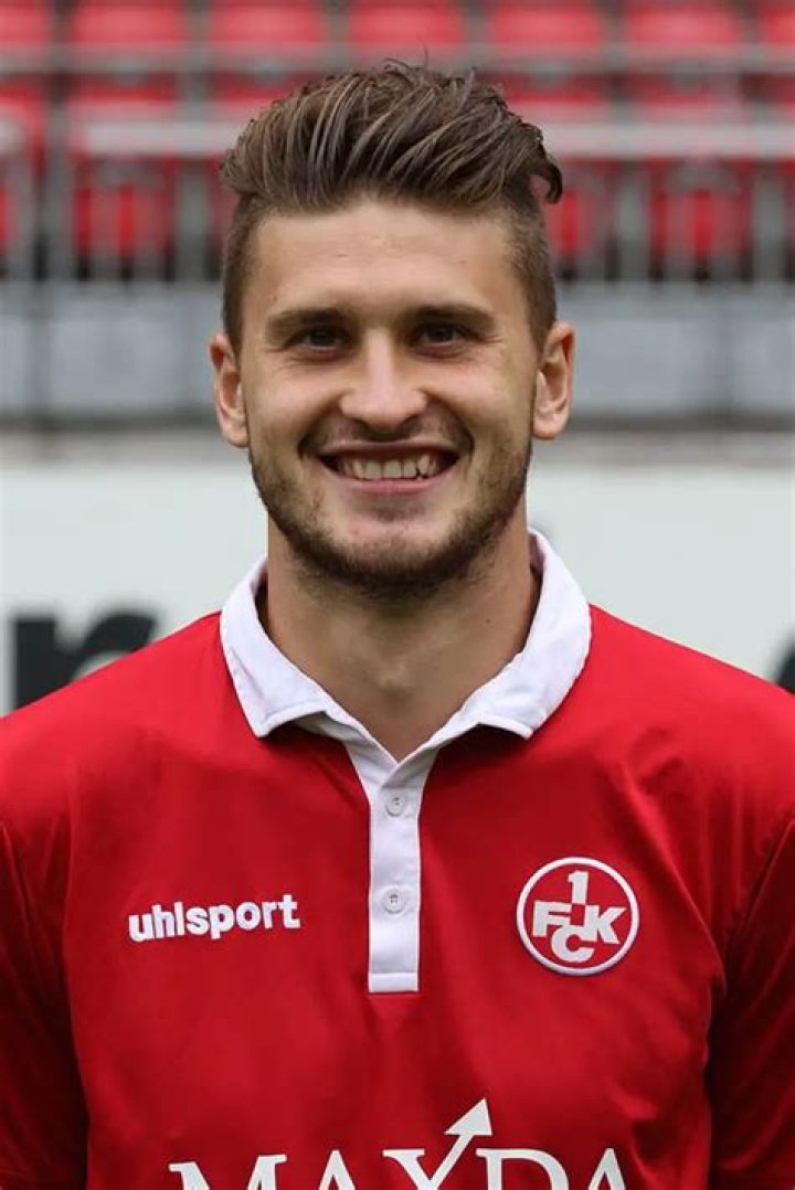 
Mateusz Klich Height, Weight, Net Worth, Age, Birthday, Wikipedia, Who, Instagram, Biography 