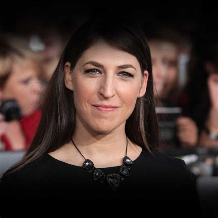 Mayim Bialik Height, Weight, Net Worth, Age, Birthday, Wikipedia, Who, Nationality, Biography