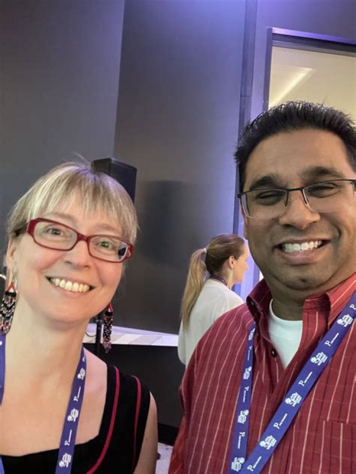 Meet Deena Hinshaw Biography: Education, Age, Wiki, Net Worth, Twitter, Husband