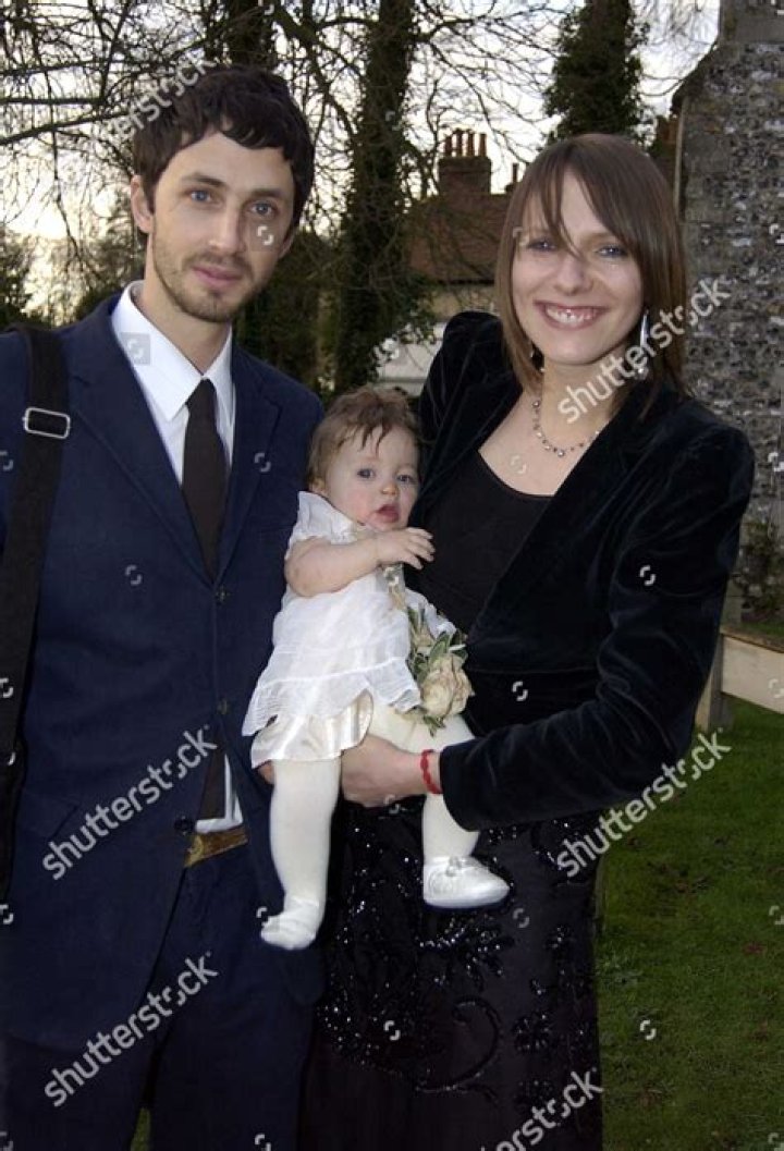 Meet Dolly Wells Husband Mischa Richter – Check Out The Outlaws Actress Biography