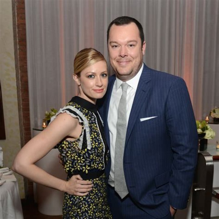 Michael Gladis Net Worth, Age, Wife, Height, Instagram And Movies Of Beth Behrs’ Husband