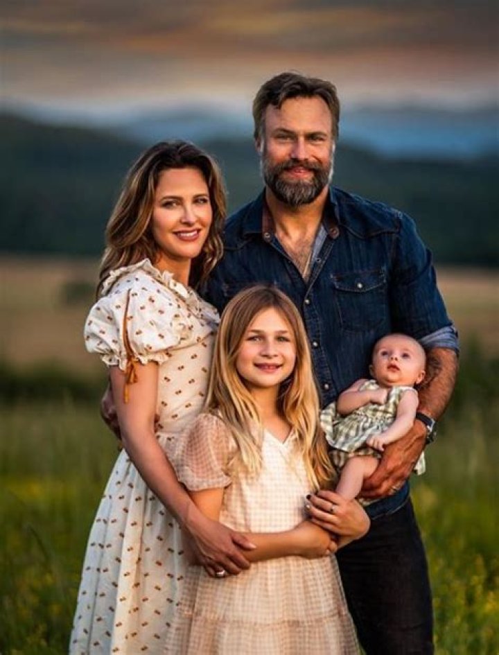 Milla Jovovich Bio, Age, Net Worth, Daughter, Height, Husband and Children