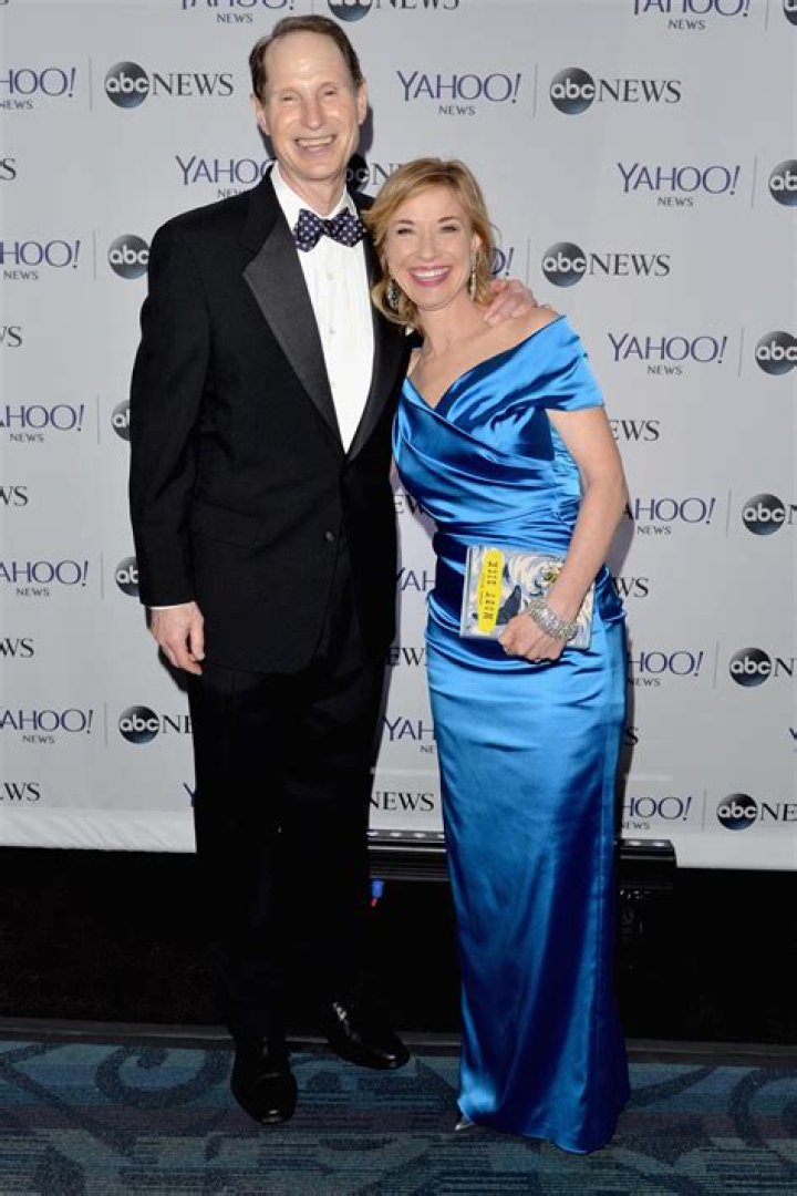 Nancy Bass Wyden Net Worth, Age and Husband: Who Is She Married To?