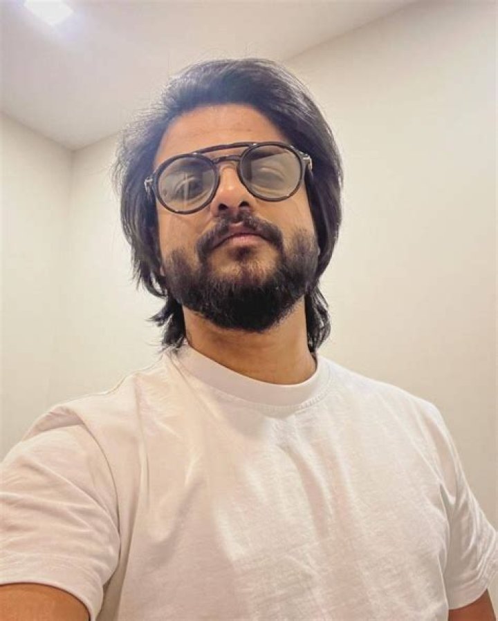 Neeraj Madhav Height, Weight, Net Worth, Age, Birthday, Wikipedia, Who, Instagram, Biography
