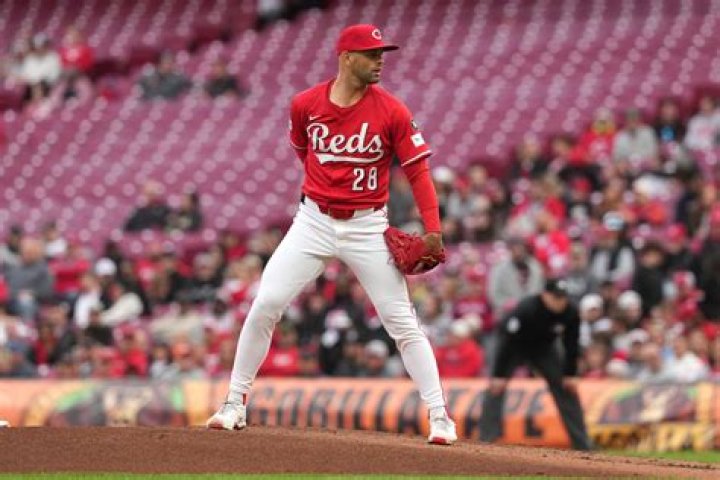 Nick Martinez Height, Weight, Net Worth, Age, Birthday, Wikipedia, Who, Instagram, Biography