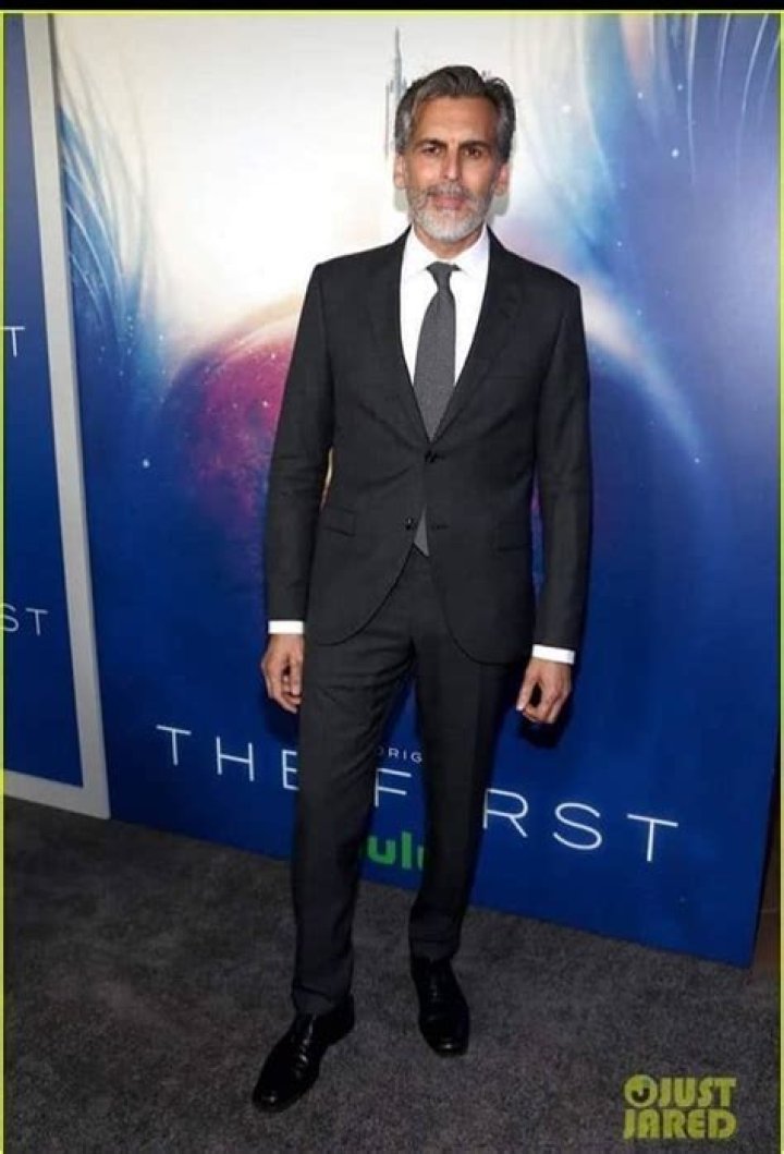 Oded Fehr Height, Weight, Body Measurements, Shoe Size