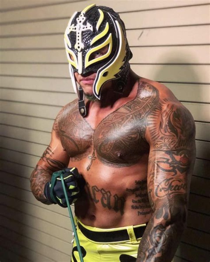 Rey Mysterio Height, Weight, Body Measurements, Shoe Size