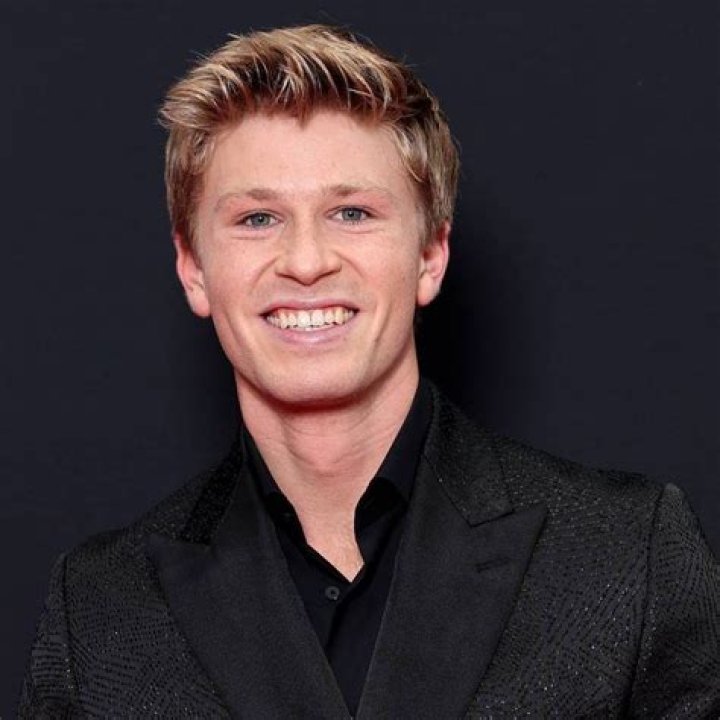 Robert Devine Net Worth